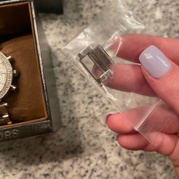 Michael Kors Watch w/ Box - Picture 3 of 10